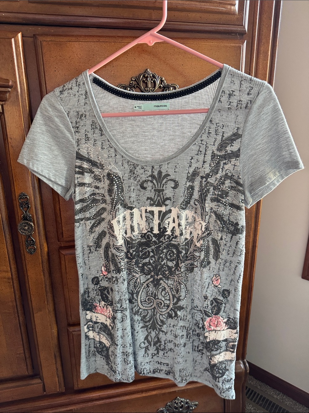 Maurice’s Decorative bling tee Medium new no tags